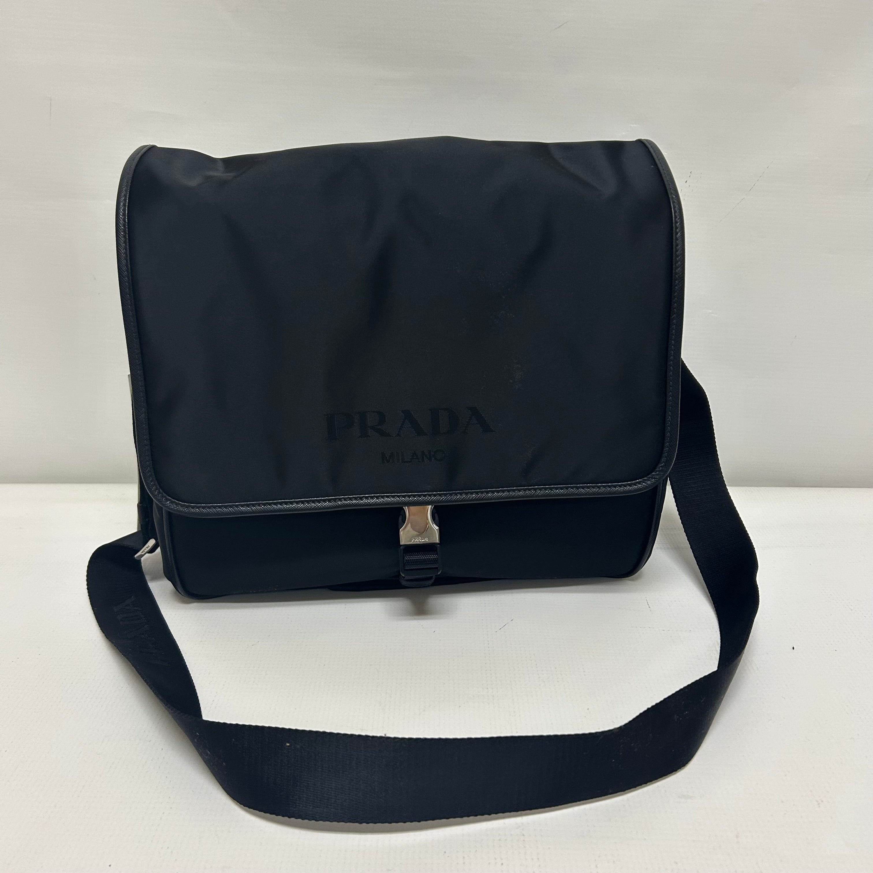 Clothes Mentor Cincinnati Fields Ertel, Ohio, Handbag Luxury Designer By Prada  Size: Large