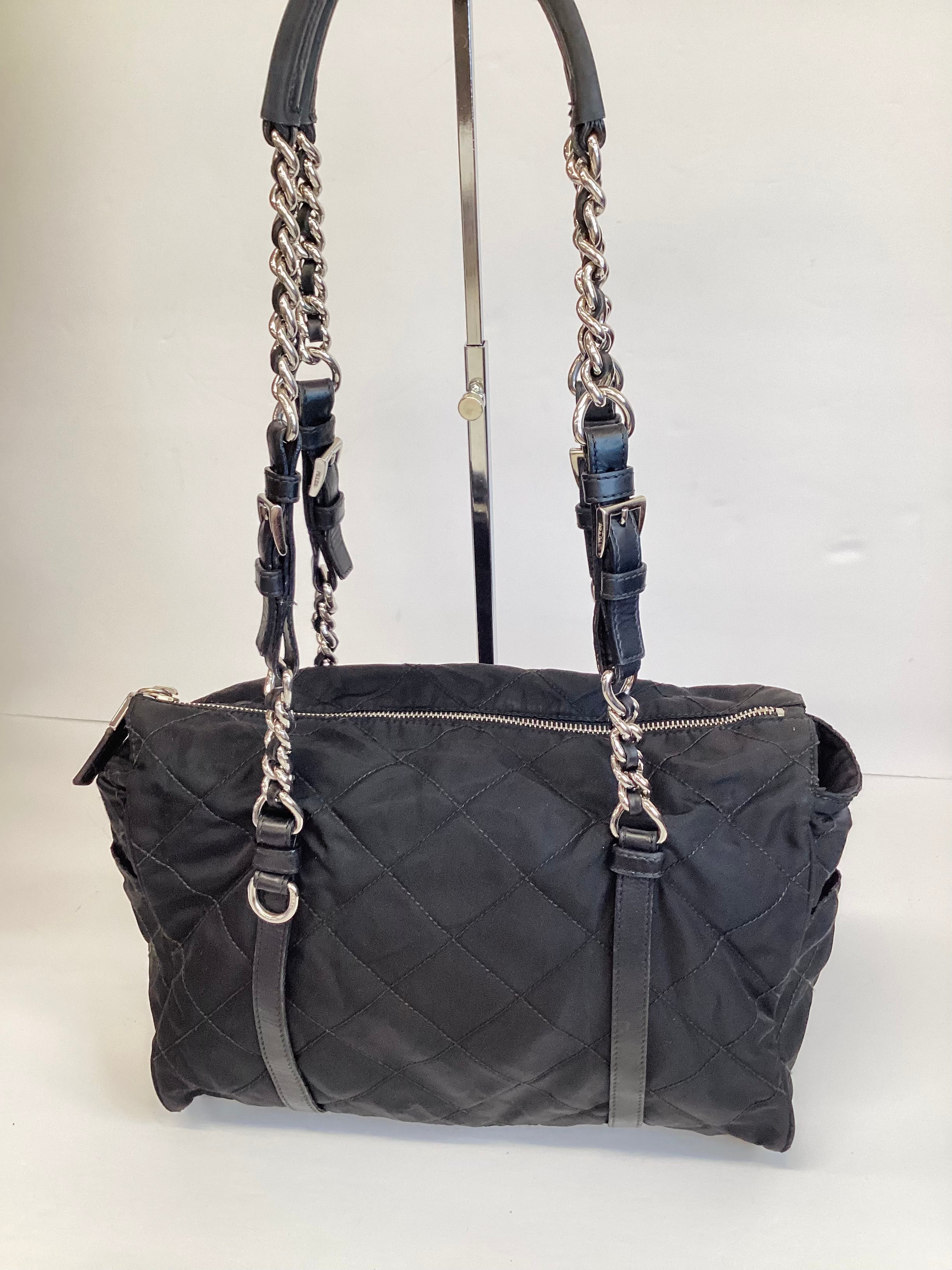 Clothes Mentor Ann Arbor, Michigan, Handbag Luxury Designer By Prada  Size: Medium