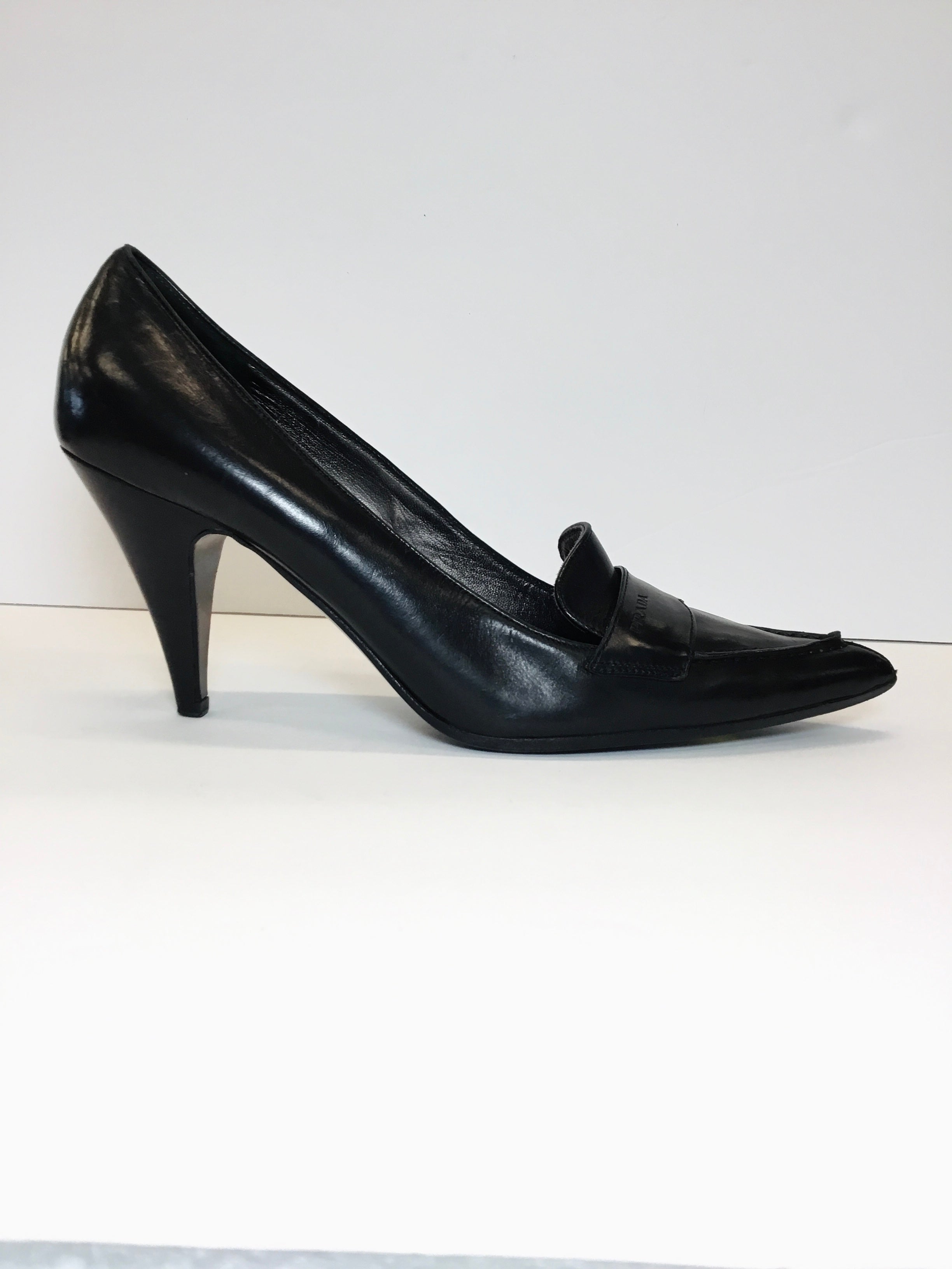 Clothes Mentor Ann Arbor, Michigan, Shoes Luxury Designer By Prada  Size: 8.5